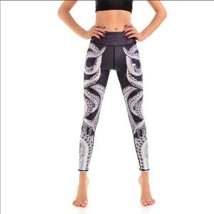 Lotus Kraken Leggings purple octopus